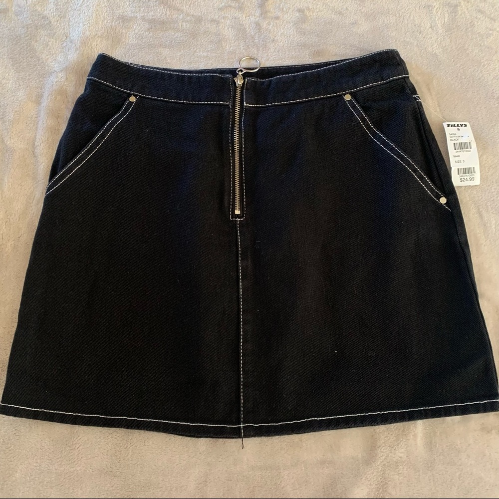 Tilly’s Sky & Sparrow Black mini skirt